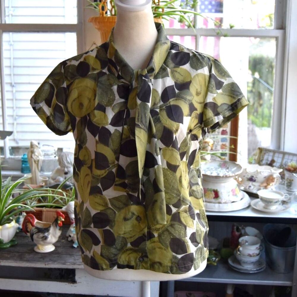 Vintage 60s Green Floral Tie Neck Blouse Short Sleeve Button Front Trevira Med